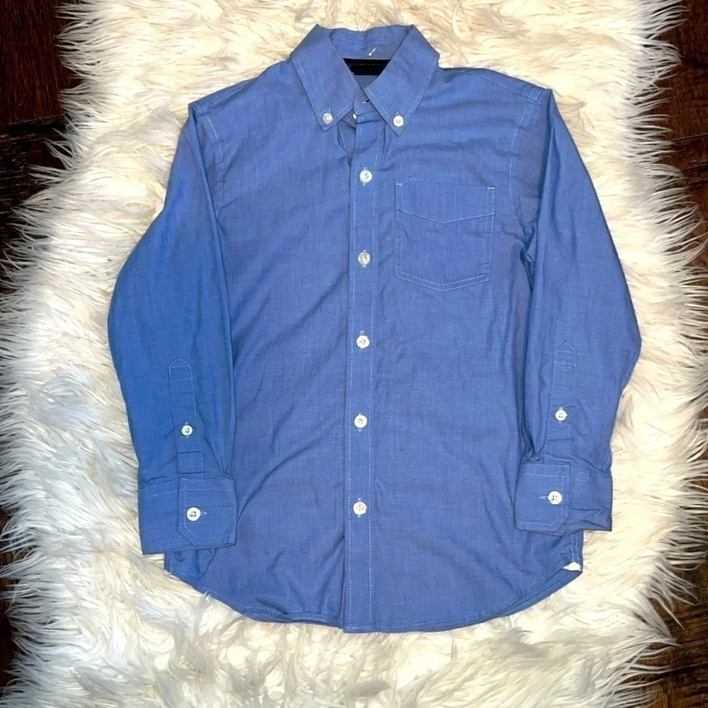 Trendy GAP Button Down Shirt